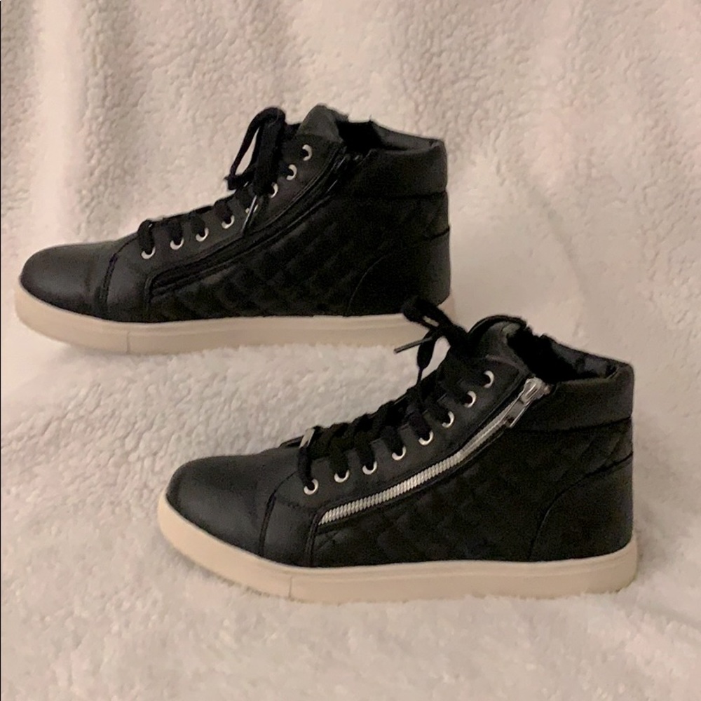 Black high top Steve Madden sneakers